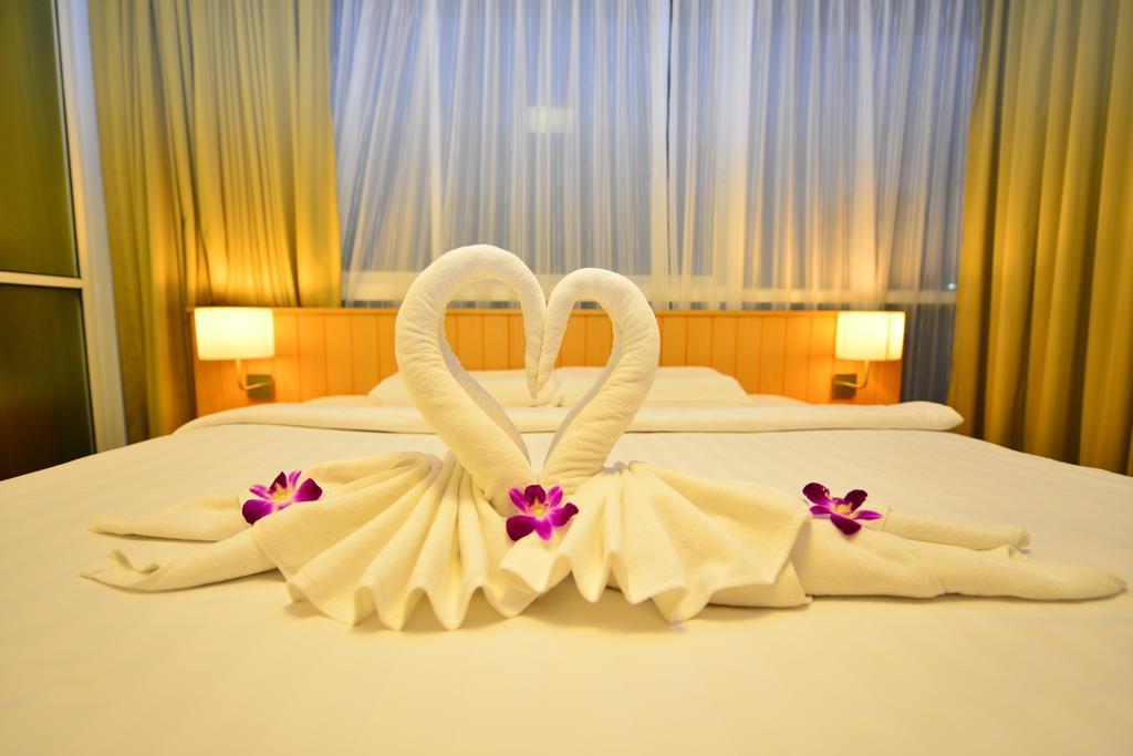 Modern Thai Suites 布吉 外观 照片