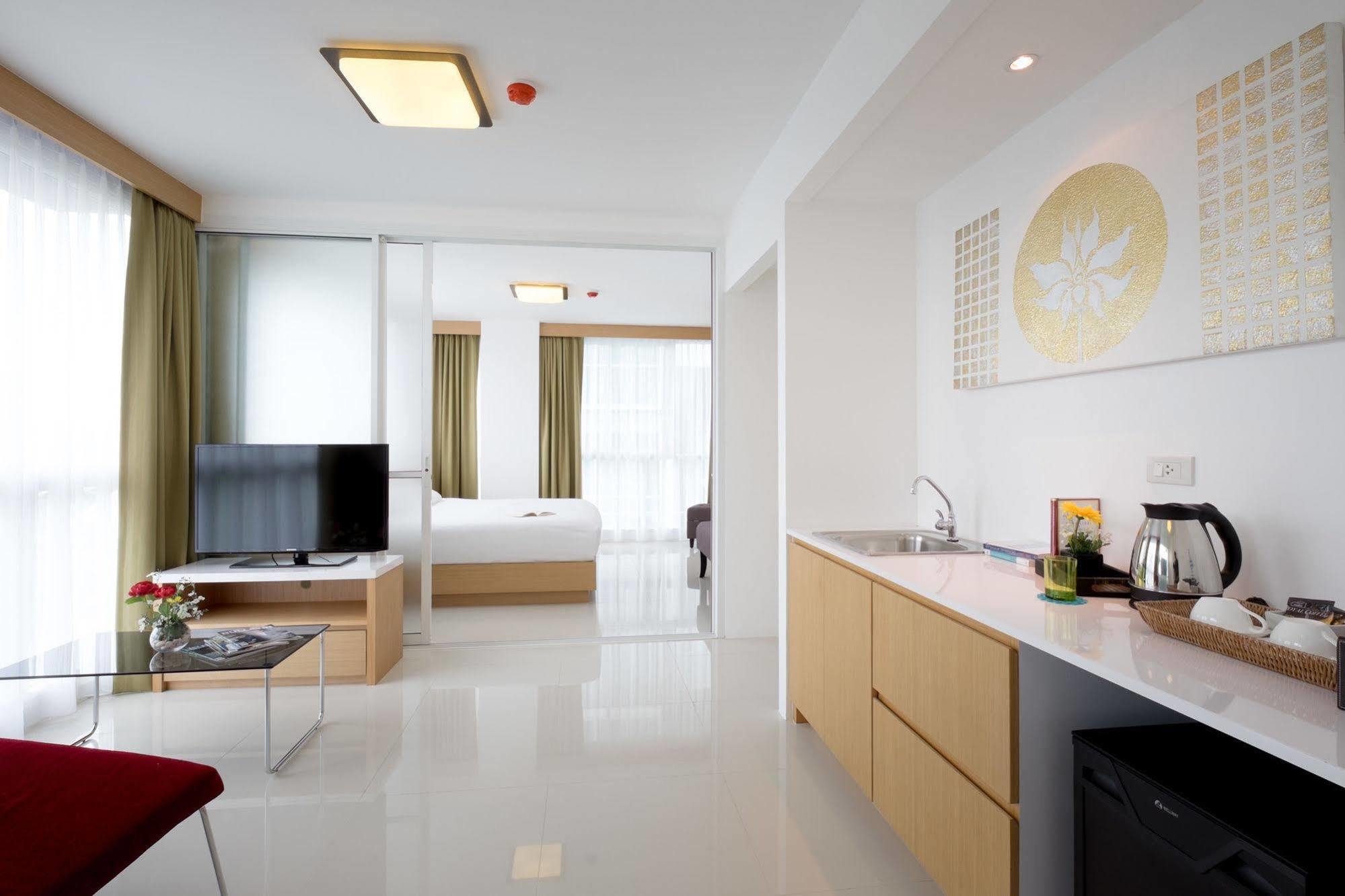 Modern Thai Suites 布吉 外观 照片