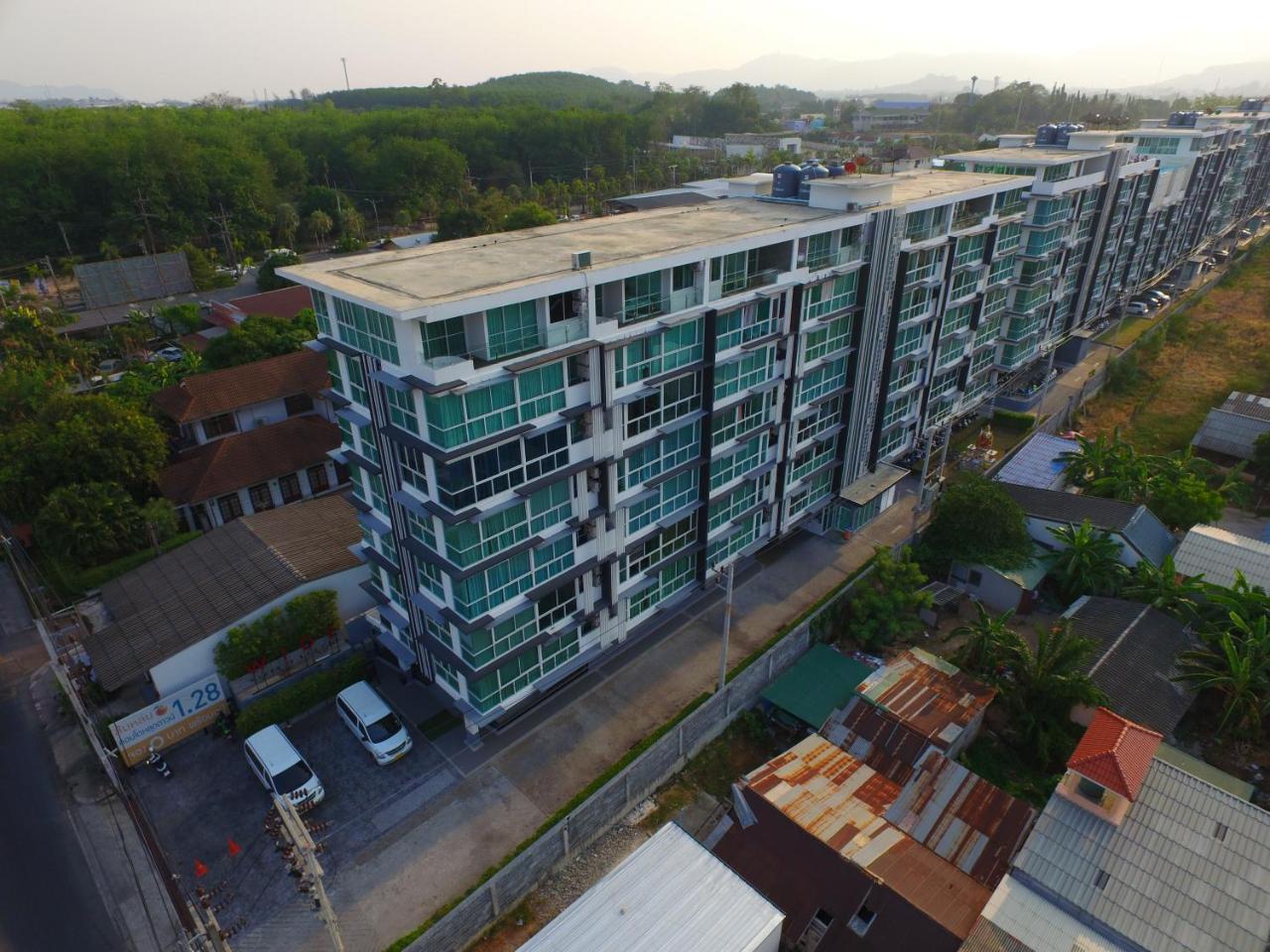 Modern Thai Suites 布吉 外观 照片